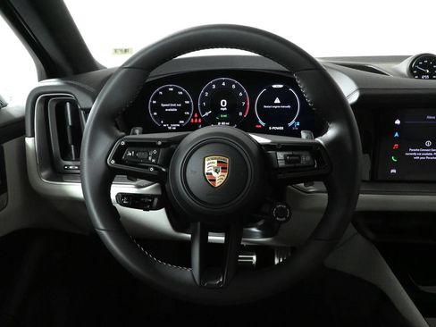 Used 2026 Porsche Cayenne S AWD/4WD image 17