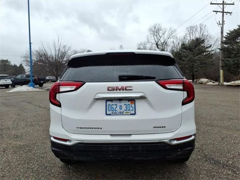 Used 2024 GMC Terrain SLT image 6