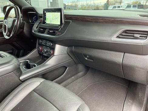 Used 2022 Chevrolet Suburban LT image 43