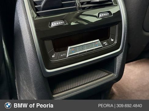Used 2024 BMW X7 xDrive40i w/ Premium Package image 27