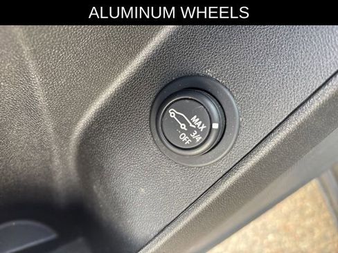 Used 2022 Chevrolet Equinox LT w/ Driver Convenience Package image 13