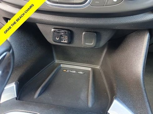 Used 2023 Chevrolet Traverse RS AWD/4WD image 25