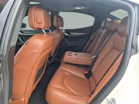 Used 2018 Maserati Ghibli RWD image 17