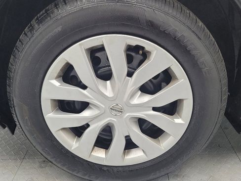 Used 2018 Nissan Rogue S image 31