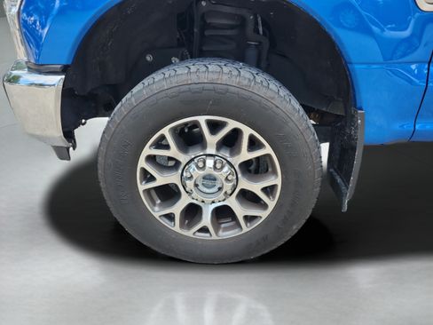Used 2021 Ford F250 Lariat w/ Snow Plow Prep Package AWD/4WD image 27