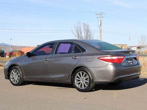 Used 2016 Toyota Camry XLE image 4