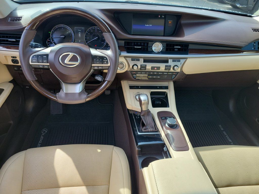 Used 2017 Lexus ES 350 w/ Premium Package FWD image 27
