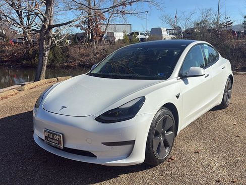 Used 2021 Tesla Model 3 Standard Range Plus image 11