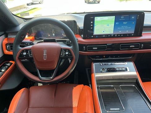 Used 2026 Lincoln Aviator Reserve w/ Luxury Package AWD/4WD image 16