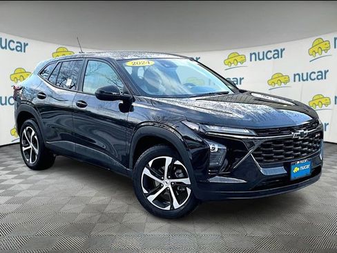 Used 2024 Chevrolet Trax RS image 1