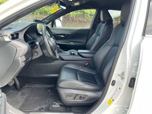 Used 2023 Toyota Venza Limited AWD/4WD image 15