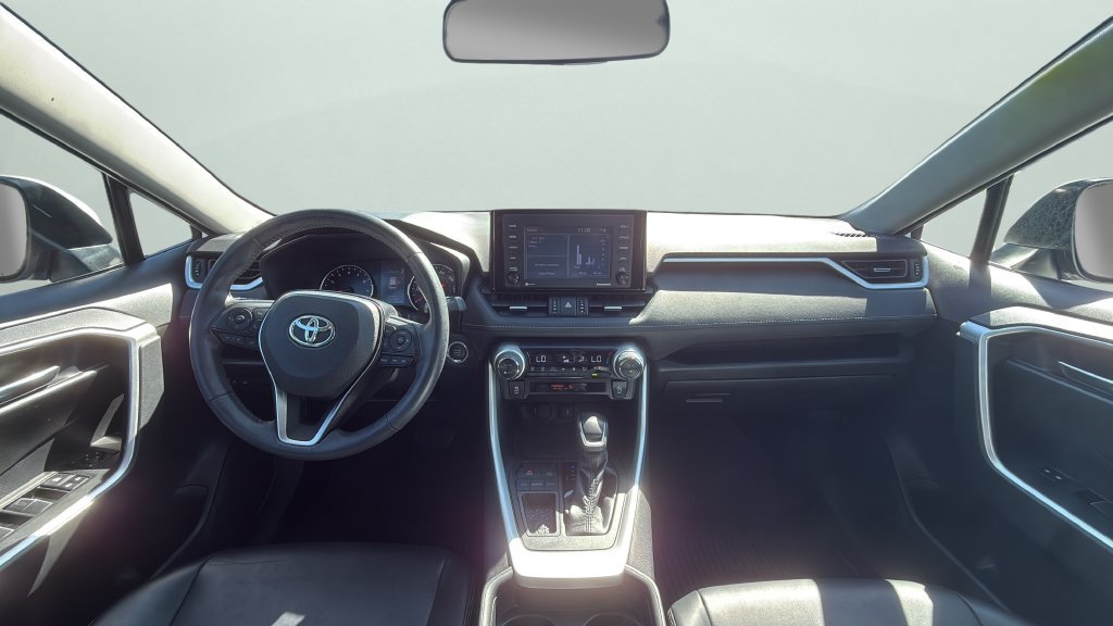 Used 2020 Toyota RAV4 XLE Premium FWD image 13