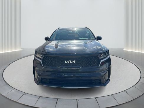 Used 2023 Kia Sorento S image 2
