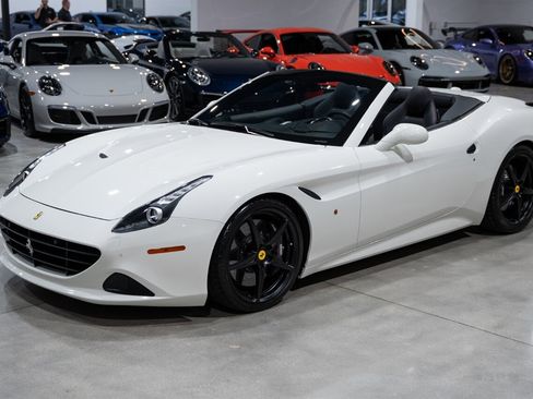Used 2016 Ferrari California T RWD image 2