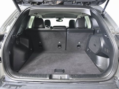 Used 2020 Jeep Cherokee Limited image 17