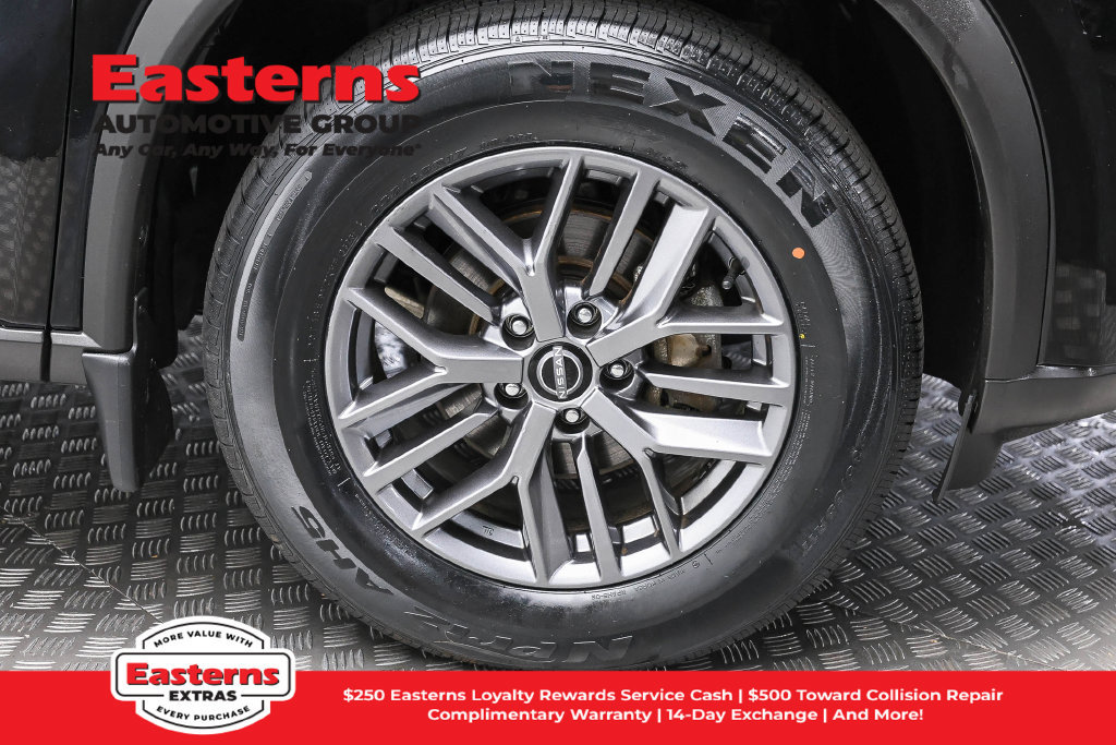 Used 2023 Nissan Rogue S AWD/4WD image 33