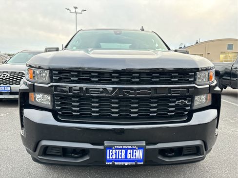 Certified 2022 Chevrolet Silverado 1500 Custom w/ LPO, Dark Essentials Package image 3