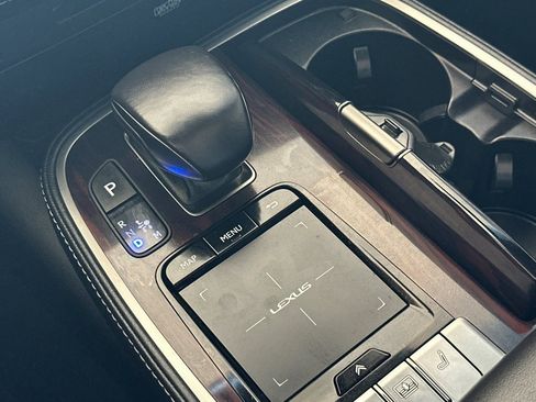 Used 2018 Lexus LS 500 image 19