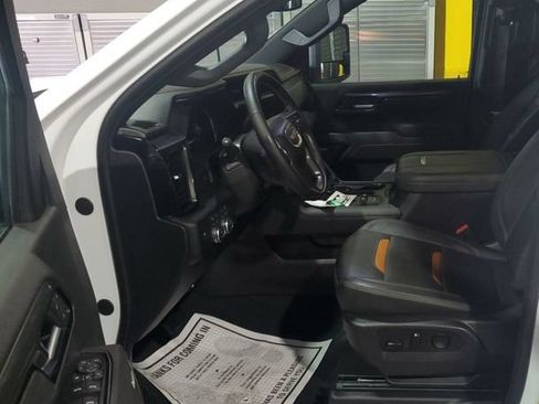 Used 2026 GMC Sierra 2500 AT4 AWD/4WD image 2