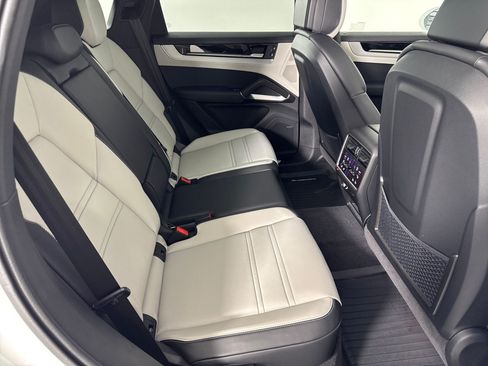 Certified 2026 Porsche Cayenne Coupe AWD/4WD image 27