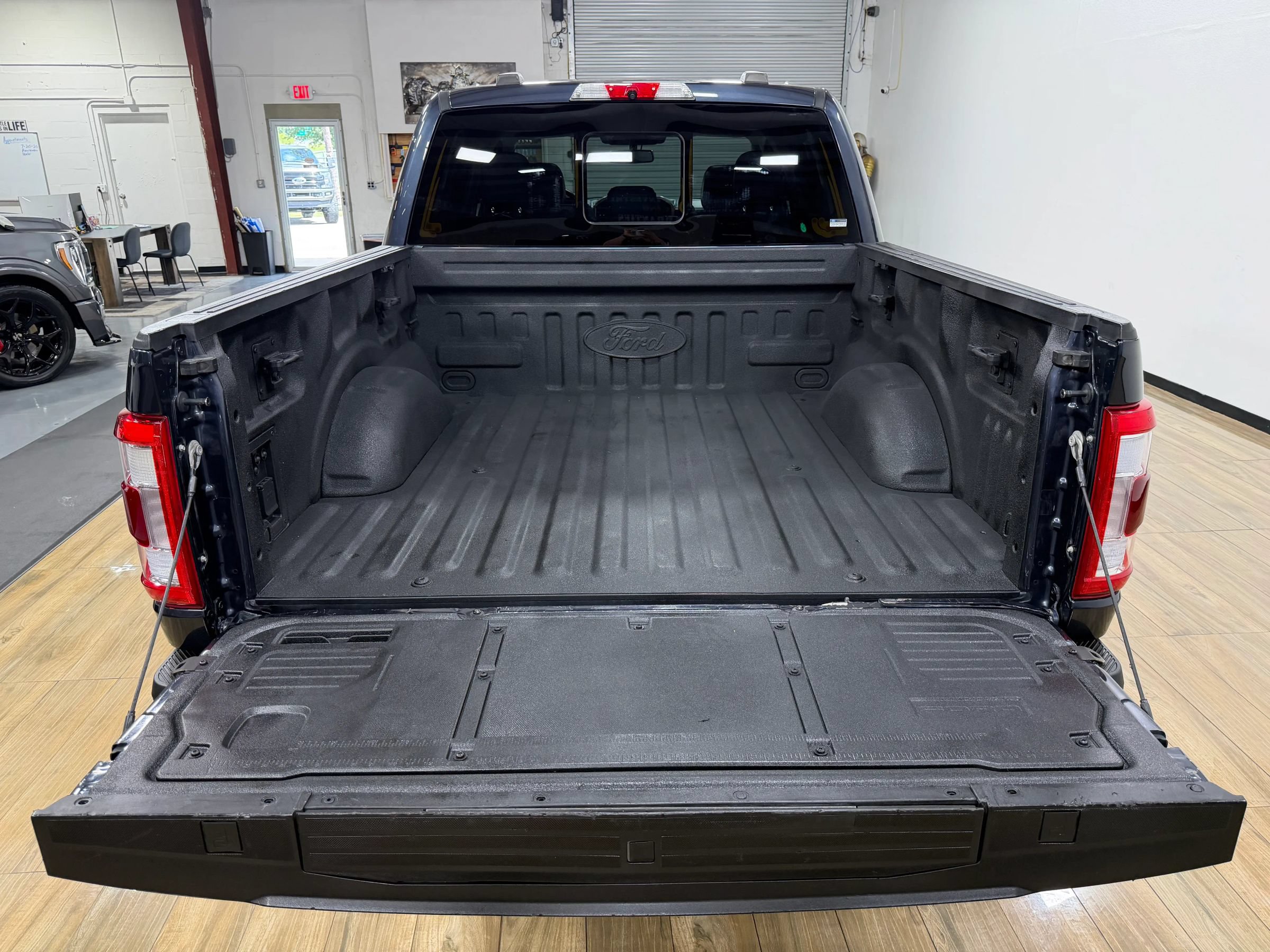 Used 2021 Ford F150 Limited AWD/4WD image 7