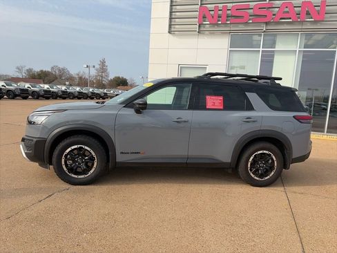 Used 2024 Nissan Pathfinder Rock Creek image 2