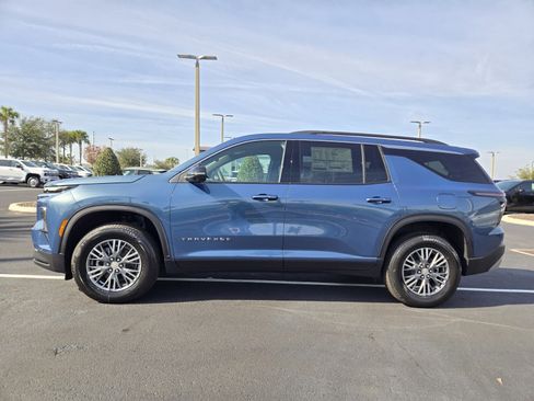 New 2026 Chevrolet Traverse LT image 3