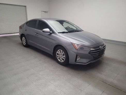 Used 2019 Hyundai Elantra SE FWD image 13