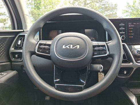 Certified 2023 Kia Sorento LX FWD image 8