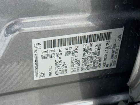Used 2024 Nissan Rogue S AWD/4WD image 12