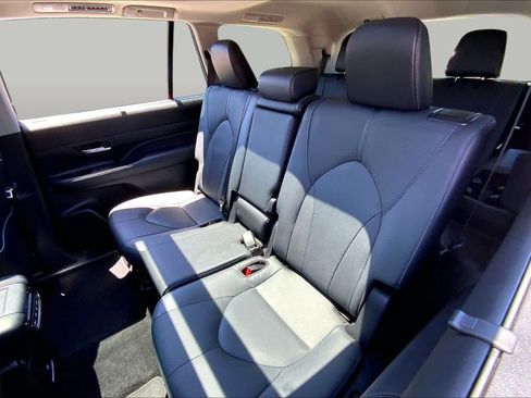 Used 2025 Toyota Grand Highlander AWD Hybrid image 21