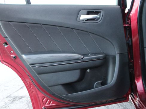 Used 2018 Dodge Charger SXT Plus w/ Blacktop Package image 33