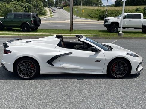 Used 2023 Chevrolet Corvette Stingray Premium Conv w/ Z51 Performance Package image 24