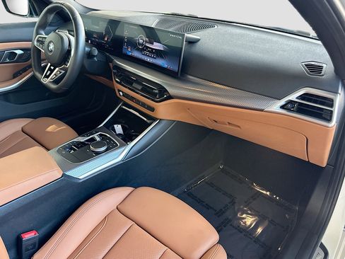 Used 2025 BMW 330i Sedan w/ M Sport Package image 30