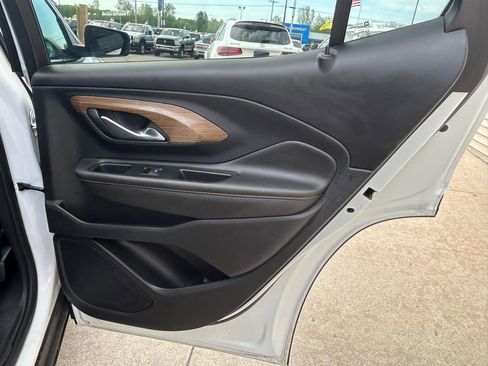 Used 2021 GMC Terrain SLE FWD image 15