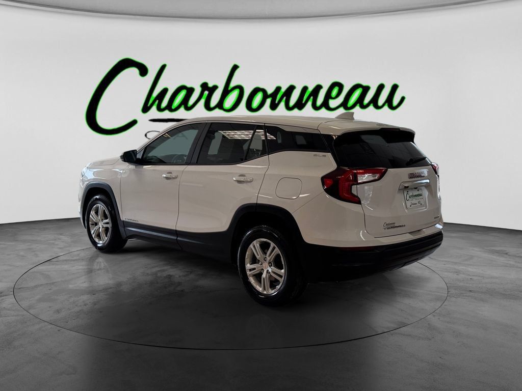 Used 2024 GMC Terrain SLE AWD/4WD image 3