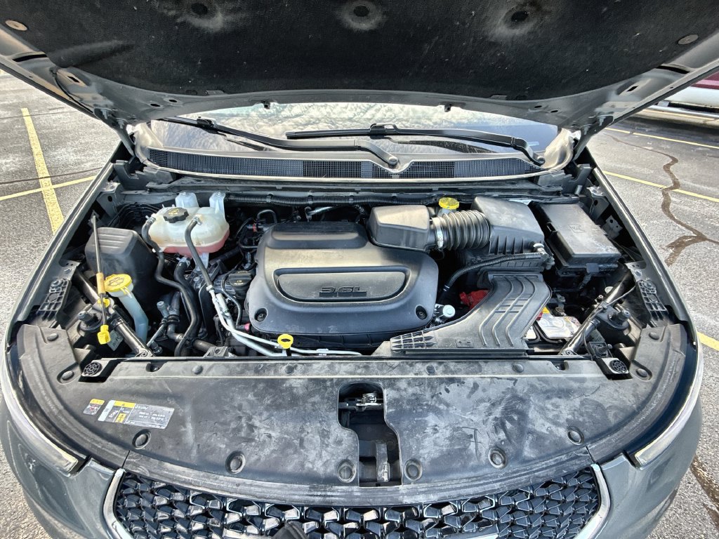 Used 2025 Chrysler Pacifica Select FWD image 28