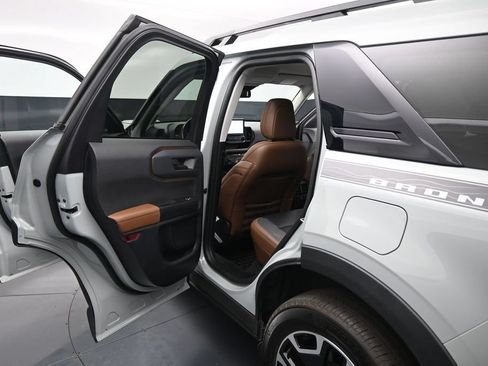 Used 2023 Ford Bronco Sport Outer Banks w/ Tech Package AWD/4WD image 19
