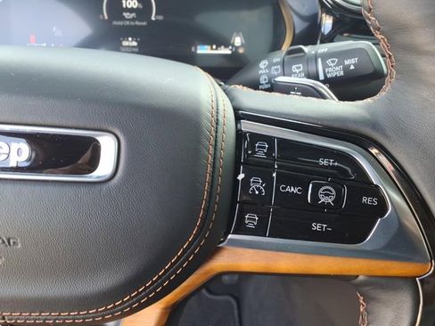 Used 2025 Jeep Grand Cherokee L Summit image 23