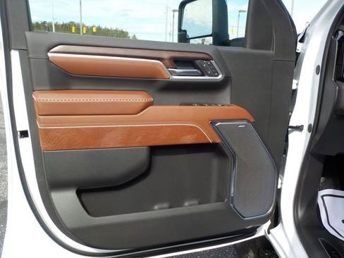New 2026 GMC Sierra 2500 Denali Ultimate AWD/4WD image 15