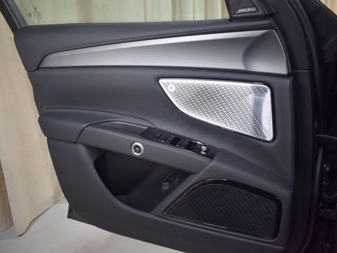 Certified 2024 Maserati Grecale GT image 38