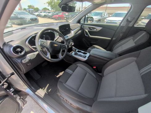 Used 2025 Chevrolet Blazer LT AWD/4WD image 11
