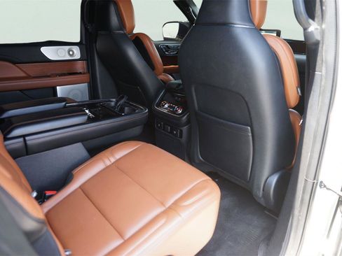 Used 2020 Lincoln Navigator Reserve w/ Luxury Package AWD/4WD image 15