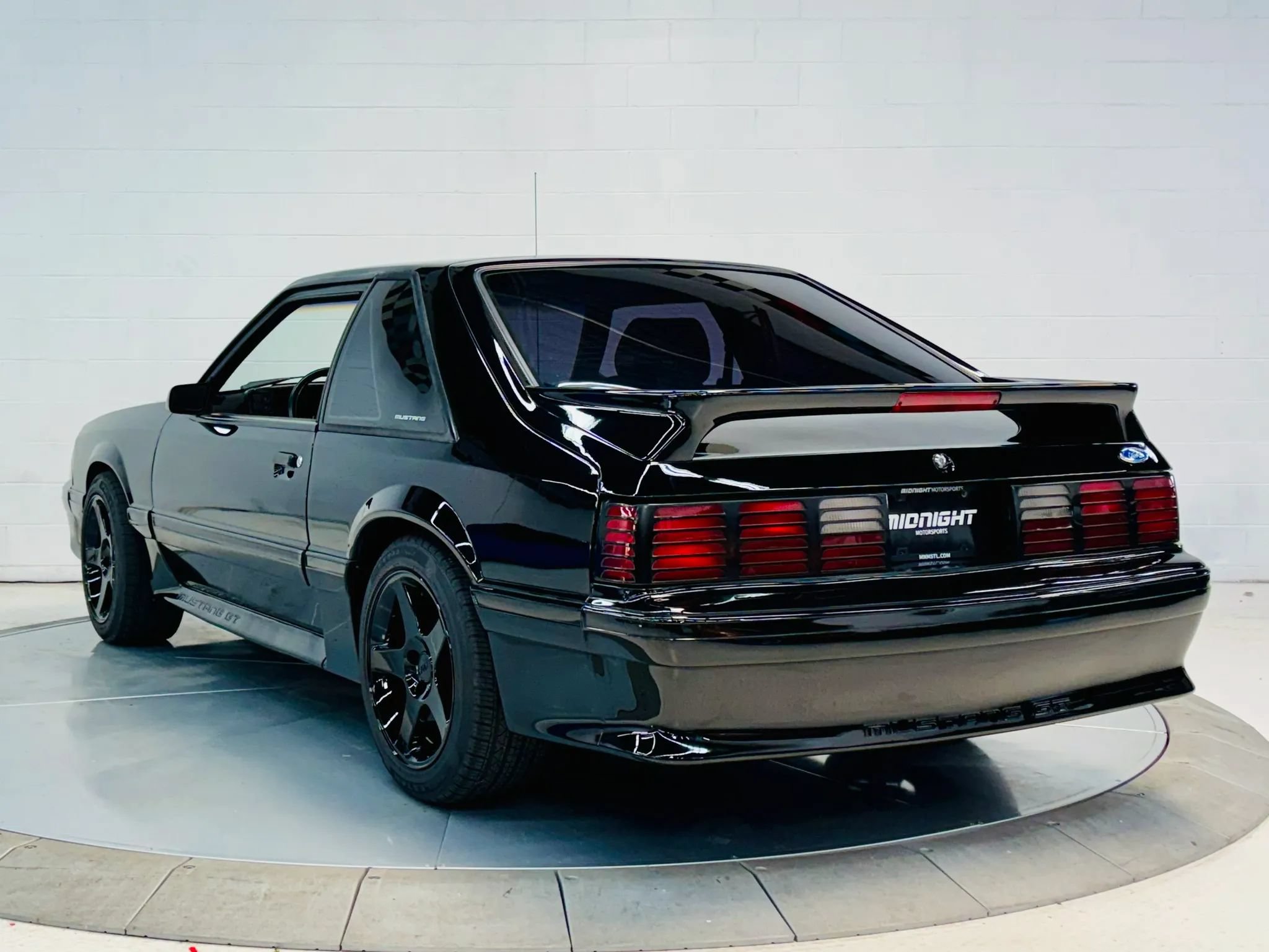 Used 1987 Ford Mustang GT RWD image 5