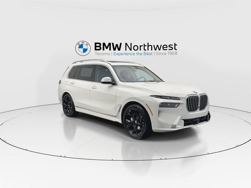 Used 2024 BMW X7 xDrive40i w/ Premium Package AWD/4WD image 6