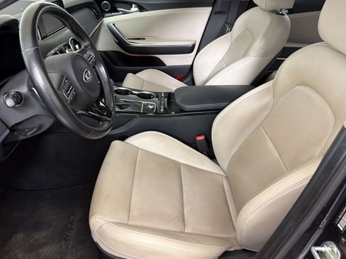 Used 2019 Kia Stinger RWD image 5