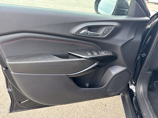 Used 2024 Chevrolet Trax RS FWD image 19