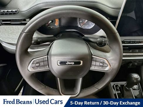 Used 2024 Jeep Compass Latitude AWD/4WD image 17