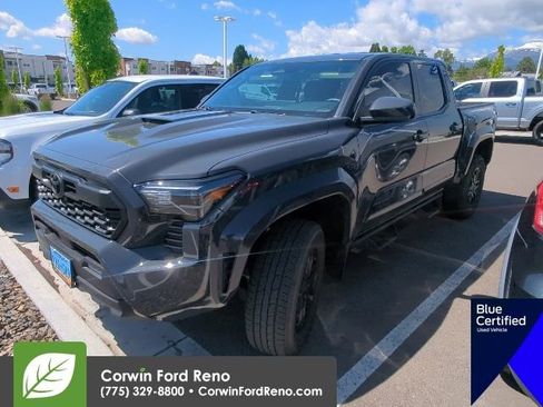 Used 2024 Toyota Tacoma TRD Sport AWD/4WD image 4