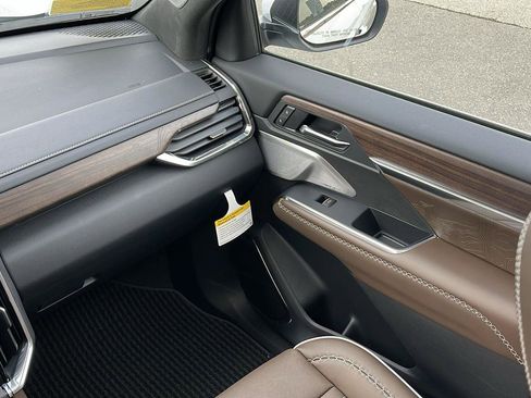 New 2026 GMC Acadia Denali Ultimate AWD/4WD image 31